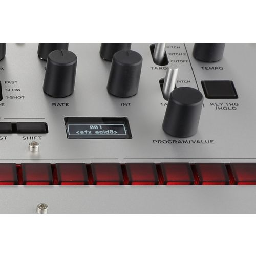 El Osciloscopio visualiza el sonido y la secuencia.