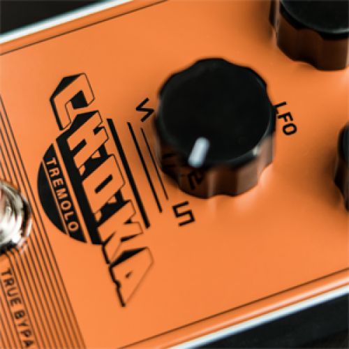 TC ELECTRONIC CHOKA TREMOLO- Controles